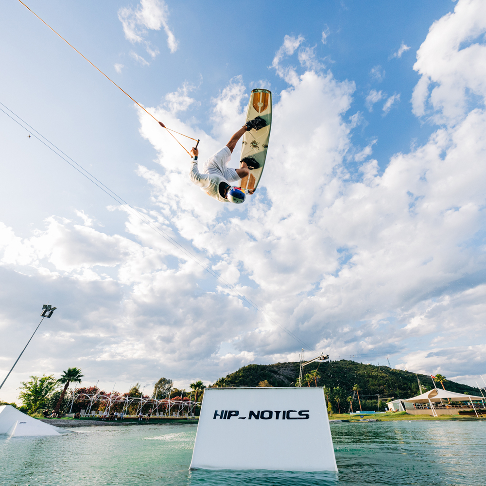 Liquid Force Set wakeboard Peak 146 cm con legature Peak 4d 14