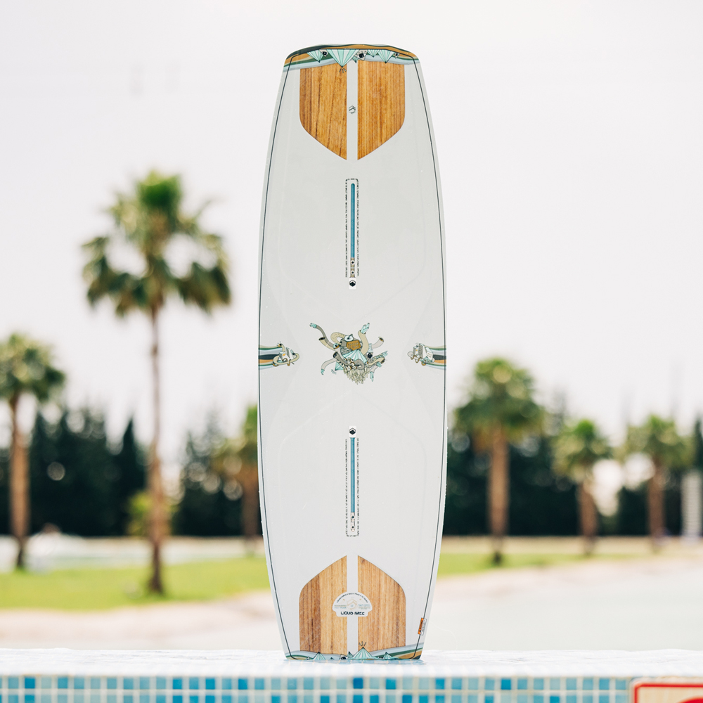Liquid Force Set wakeboard Peak 146 cm con legature Peak 4d 8