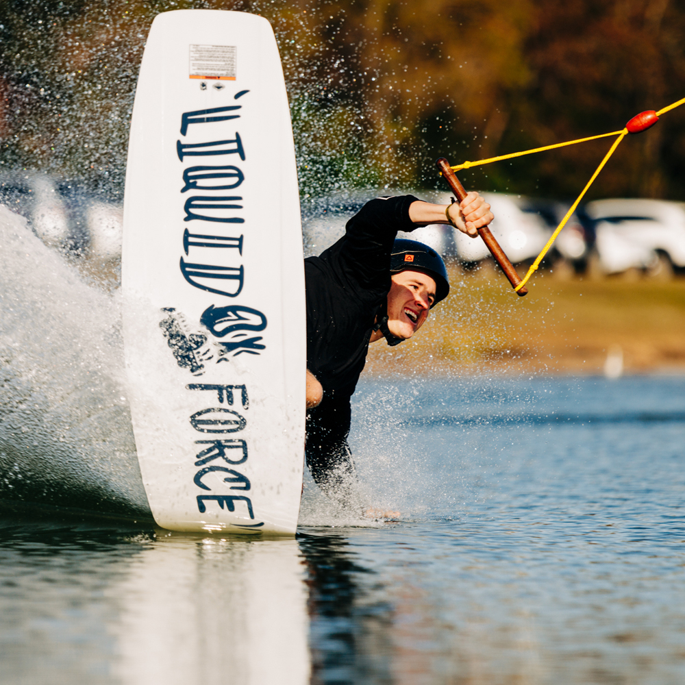 Liquid Force Set wakeboard Apex 134 cm con Classic 6x bindings 10
