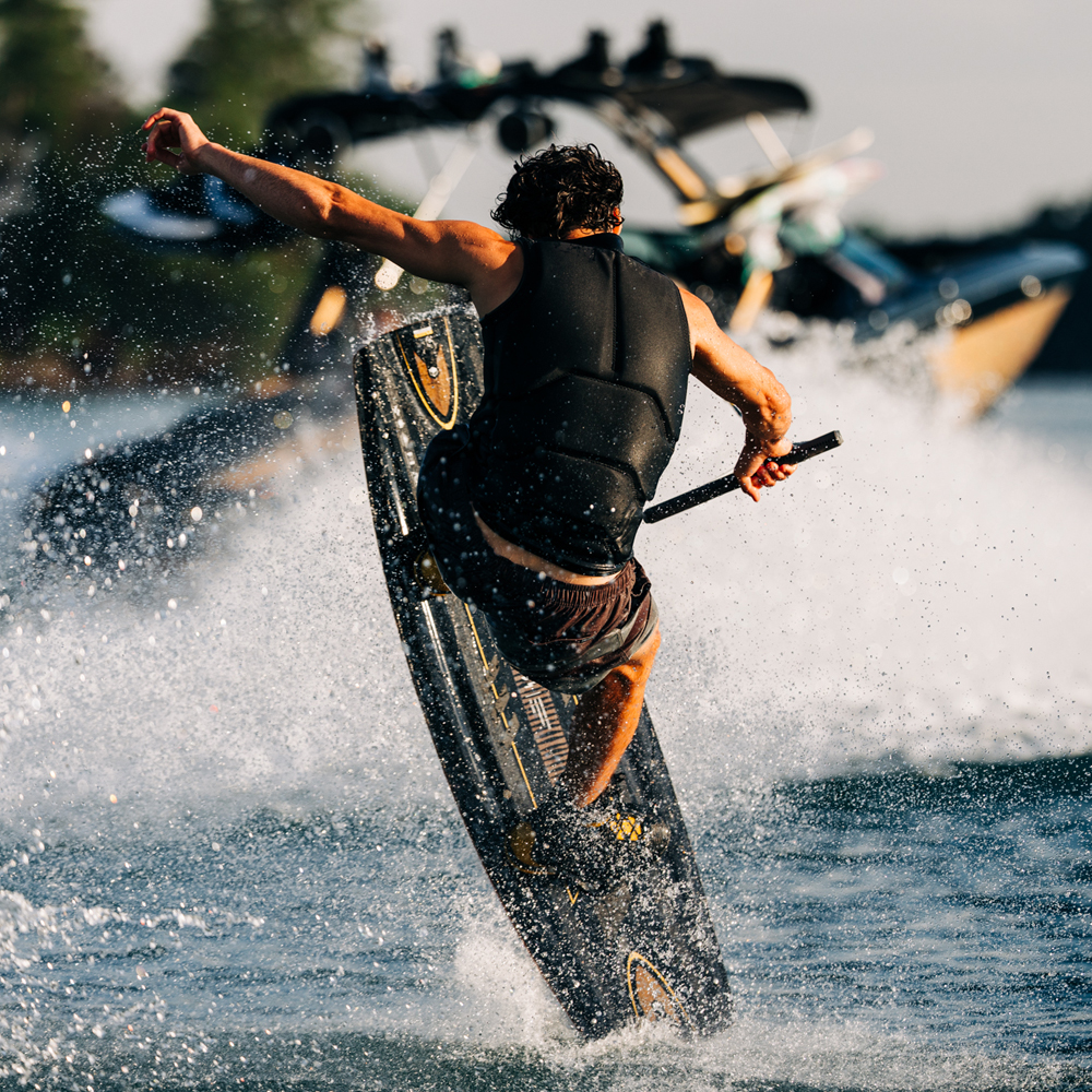 Liquid Force Set wakeboard Ethos 141 cm con binding Vertex 6x 16